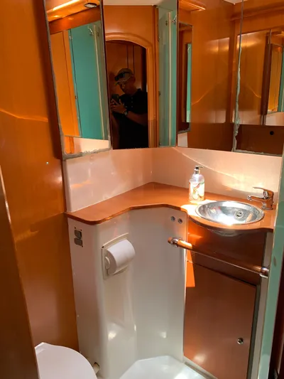 Doris Yacht Photos Pics 