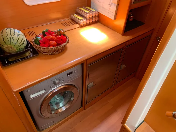 Doris Yacht Photos Pics 