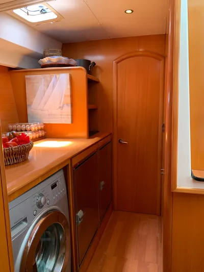 Doris Yacht Photos Pics 