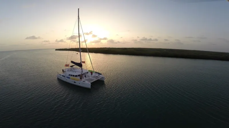 Doris Yacht Photos Pics 