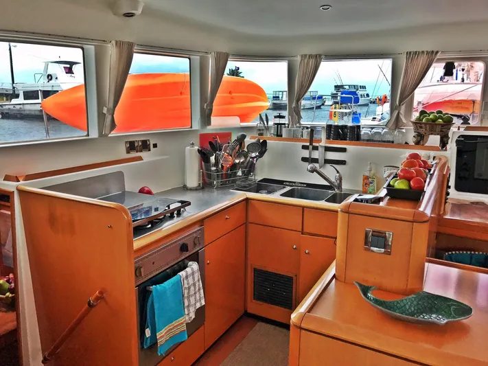 Doris Yacht Photos Pics 