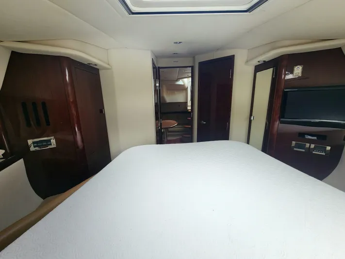  Yacht Photos Pics 2010 SEA RAY 390 SUNDANCER - Image 17