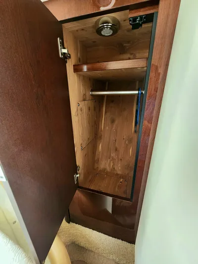  Yacht Photos Pics 2010 SEA RAY 390 SUNDANCER - Image 21