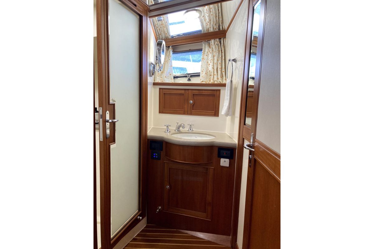 2019 Marlow 49 