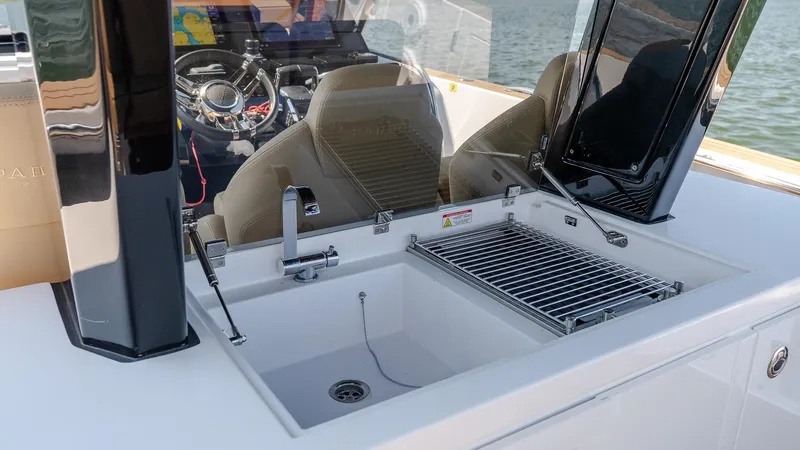  Yacht Photos Pics Luxury Pardo Yachts P38, 2023 model, featuring a sleek onboard sink and grill setup.