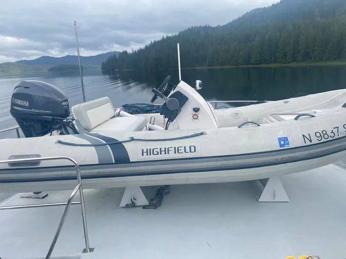 Where To Yacht Photos Pics Dinghy