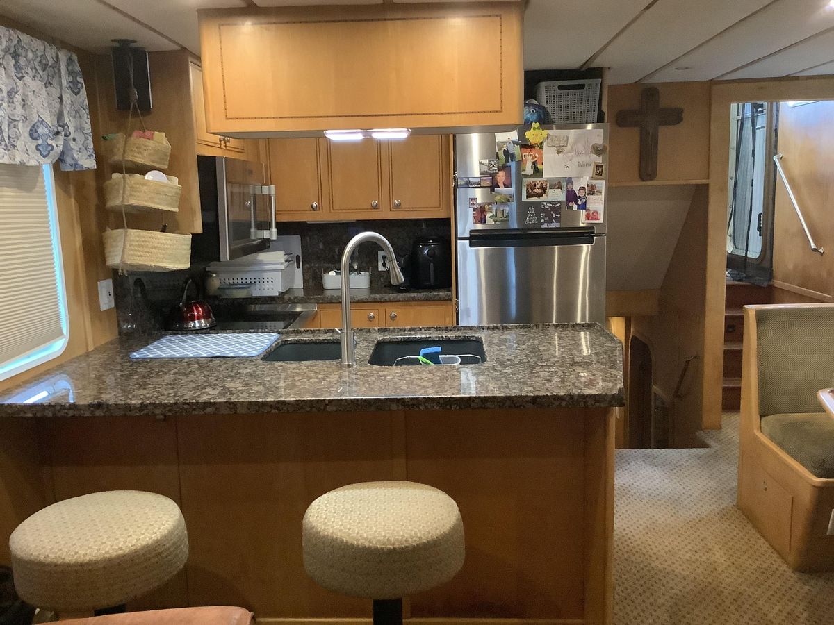 2000 Cape Horn 55 