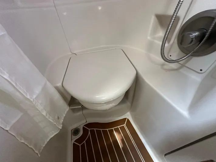 Voyager Yacht Photos Pics 