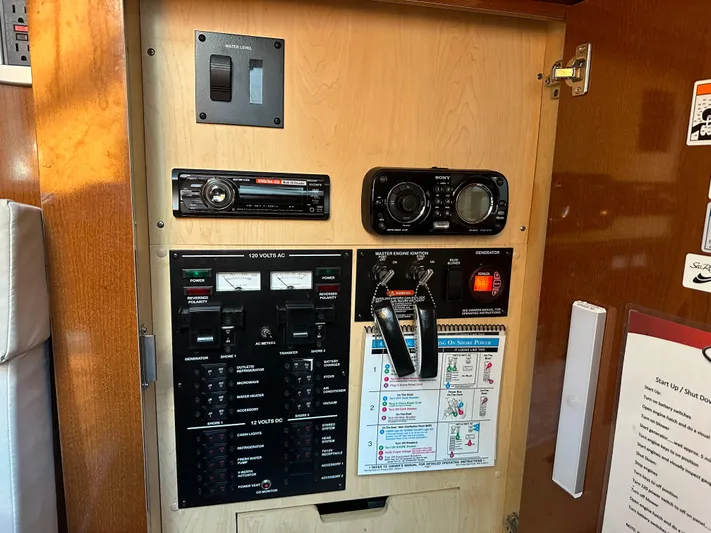 Voyager Yacht Photos Pics 