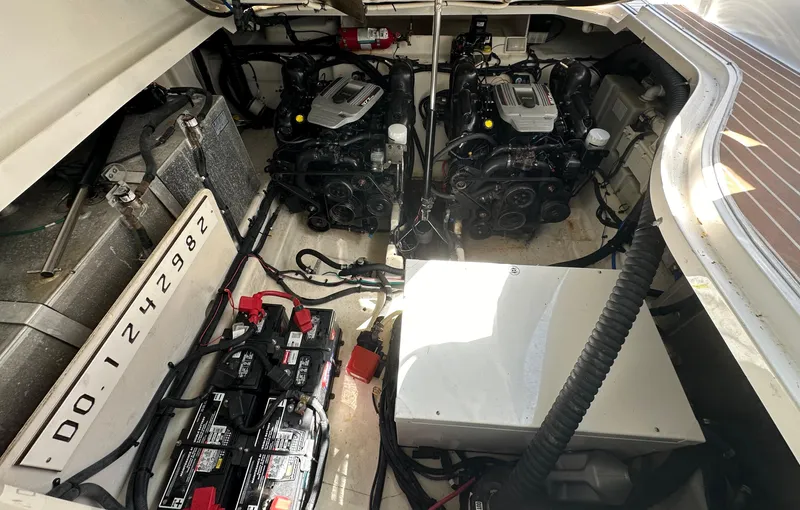 Voyager Yacht Photos Pics 