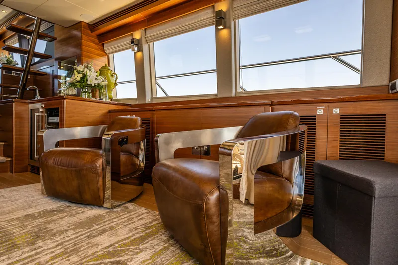 Blink Yacht Photos Pics Salon 3