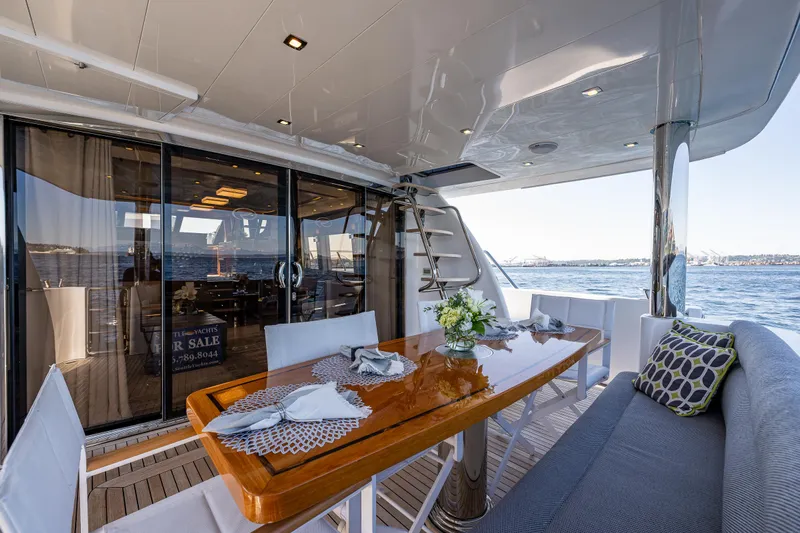 Blink Yacht Photos Pics Aft deck 2