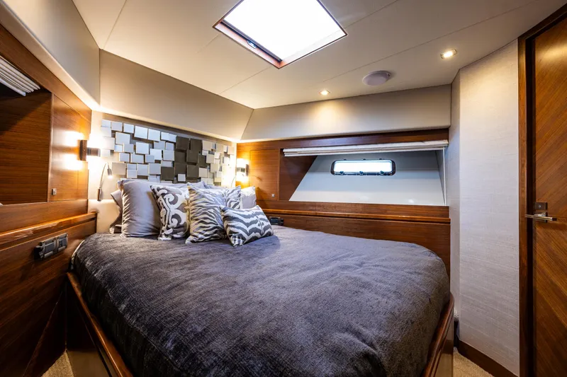 Blink Yacht Photos Pics VIP suite