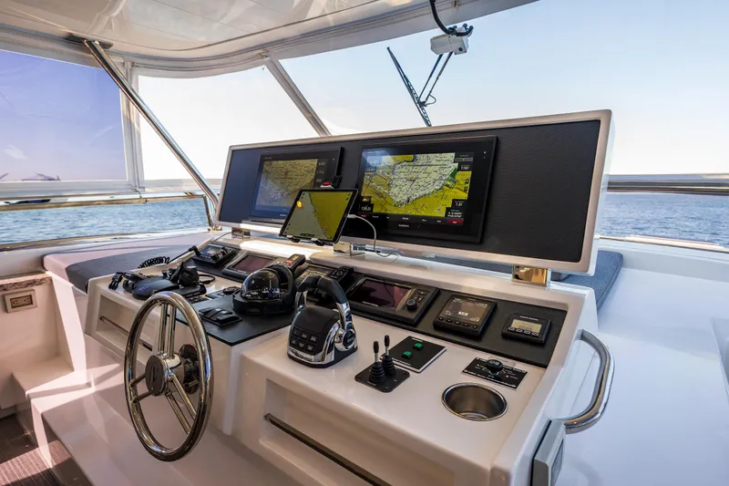 Blink Yacht Photos Pics FB helm station