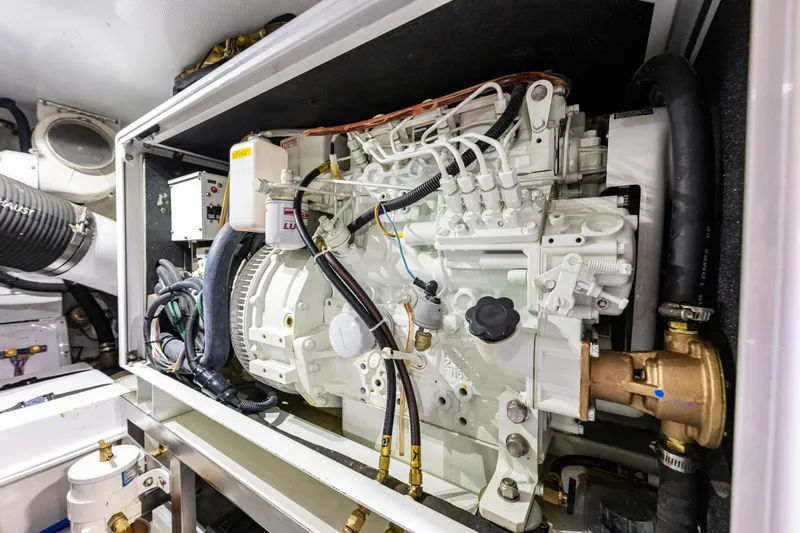 Blink Yacht Photos Pics NL generator 2