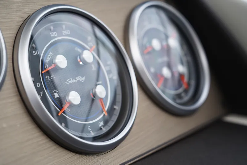 Baseata Yacht Photos Pics 2018 Sea Ray 350 Sundancer Coupe