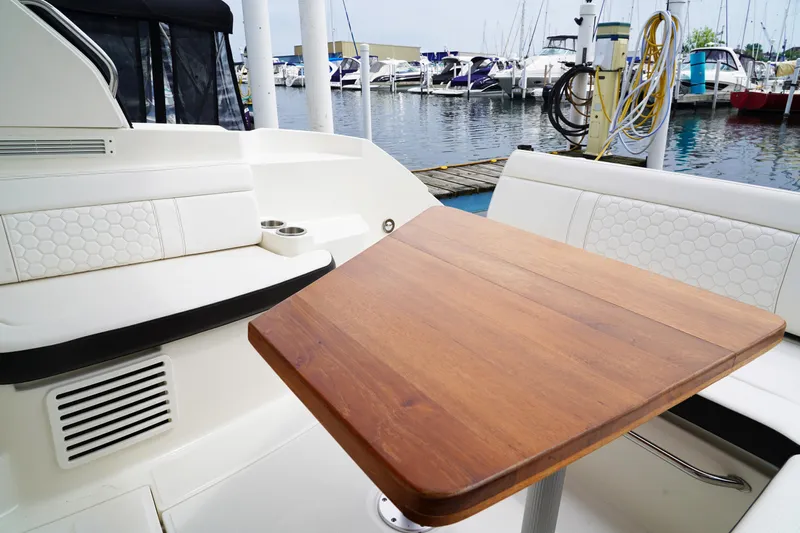 Baseata Yacht Photos Pics 2018 Sea Ray 350 Sundancer Coupe