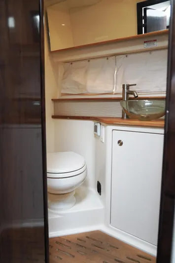 Baseata Yacht Photos Pics 2018 Sea Ray 350 Sundancer Coupe