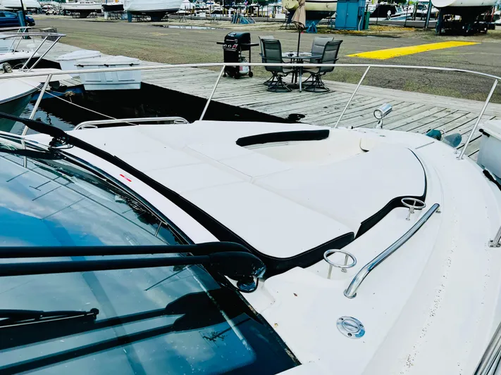 Baseata Yacht Photos Pics 2018 Sea Ray 350 Sundancer Coupe