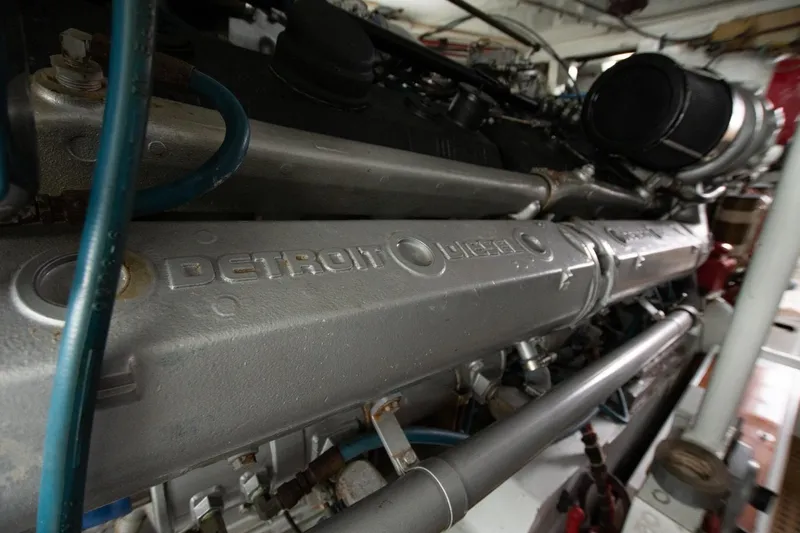 Andiamo Yacht Photos Pics Engine of 1991 Donzi 65 Sportfisher with Detroit Diesel branding.