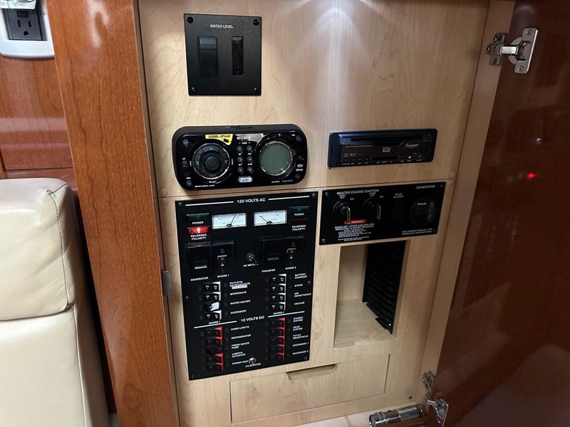 2010 Sea Ray 350 Sundancer