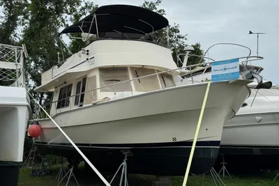 Mainship 400 Trawler