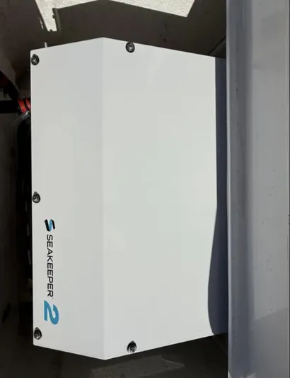 30-064 Brokerage Ron Yacht Photos Pics Seakeeper 2 stabilizer installed on 2021 Sea Hunt Gamefish 30 Forward Seating boat.