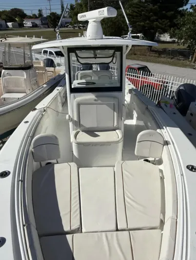 30-064 Brokerage Ron Yacht Photos Pics 2021 Sea Hunt Gamefish 30 Forward Seating boat with spacious deck and modern design.