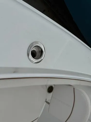 30-064 Brokerage Ron Yacht Photos Pics 2021 Sea Hunt Gamefish 30 Forward Seating boat detail, featuring sleek white design and stainless steel fittings.