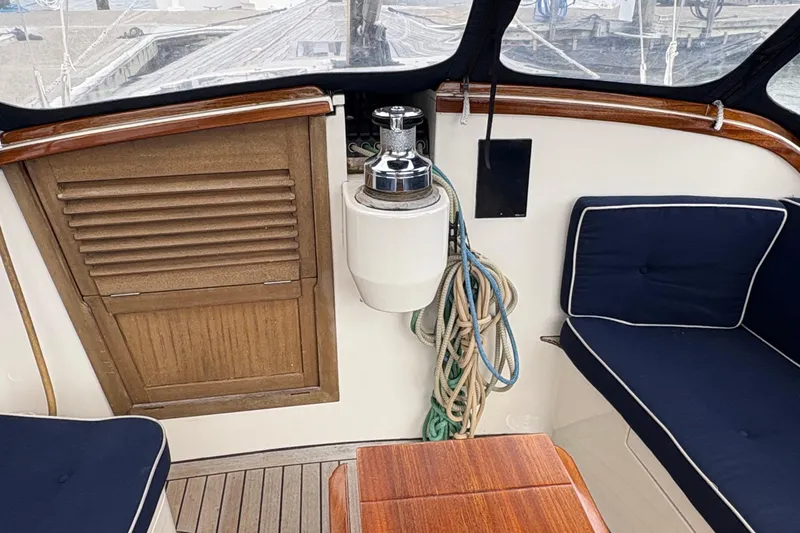 Arethusa Yacht Photos Pics Interior of 2017 Leonardo Eagle 44 yacht with seating and winch.
