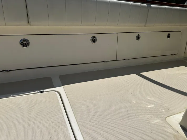 Mi-di Yacht Photos Pics Under Gunwale Storage