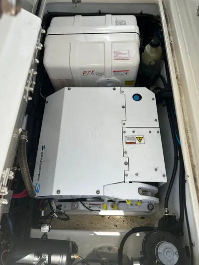 Mi-di Yacht Photos Pics Seakeeper