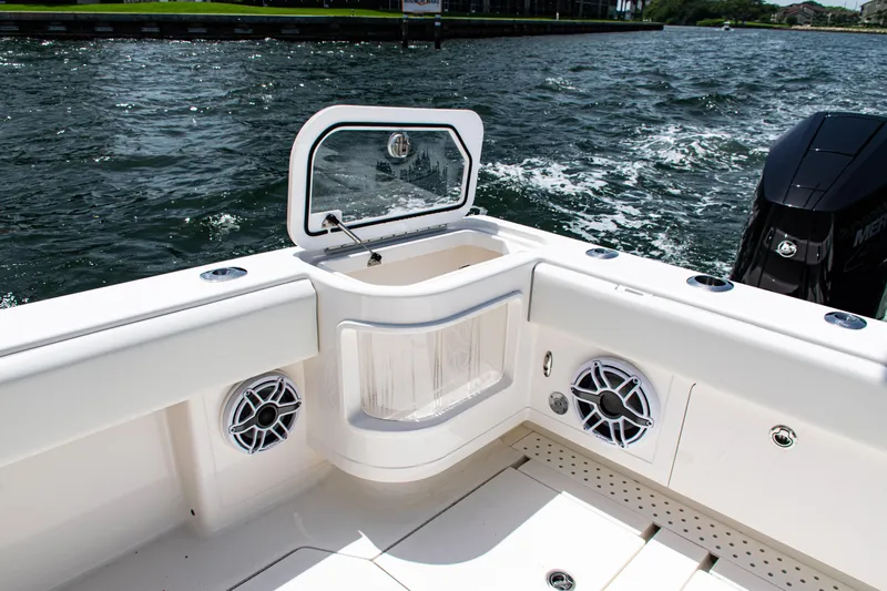  Yacht Photos Pics 2025 SeaVee 400Z boat interior with sink and speakers, on a sunny day.
