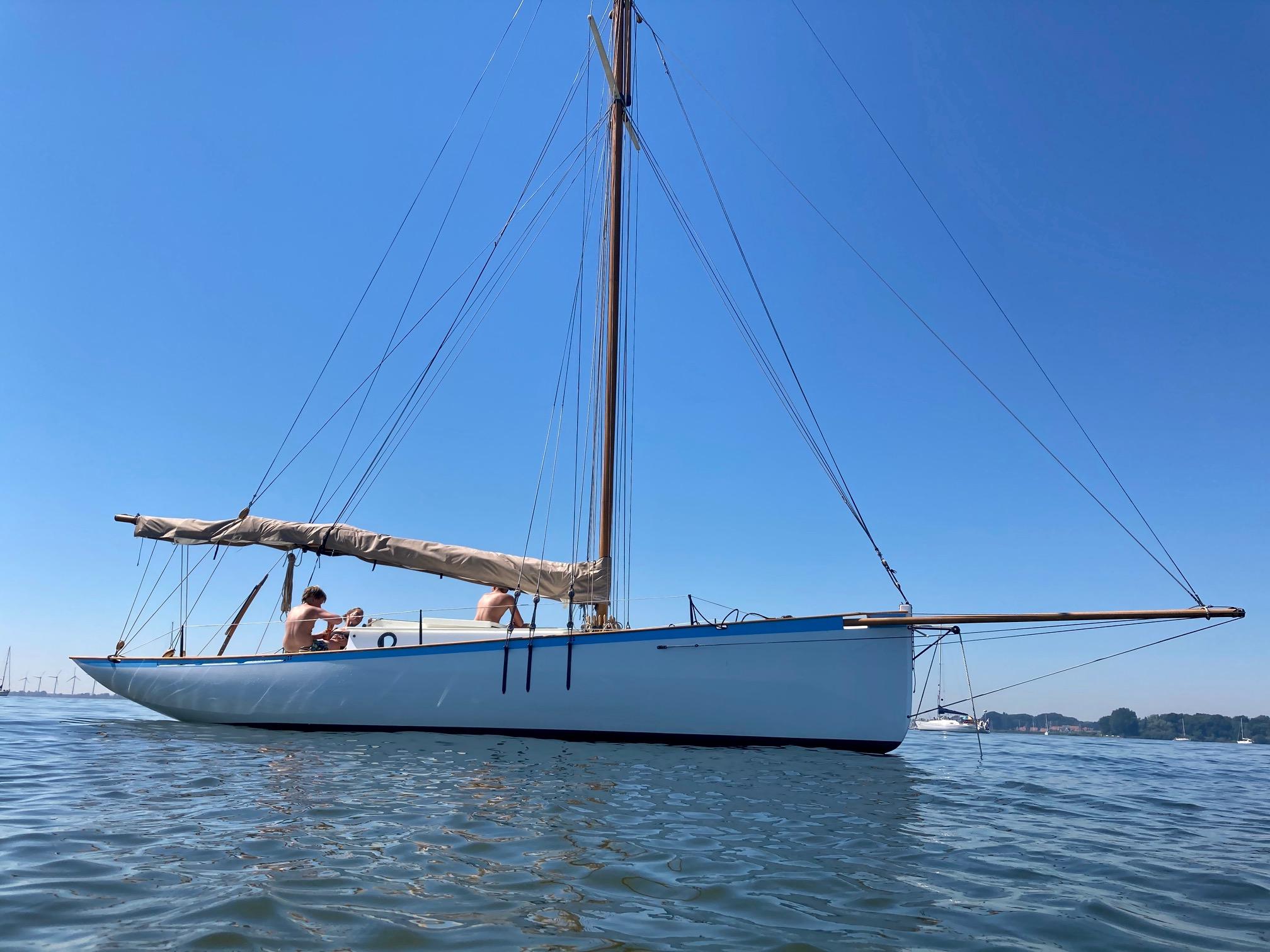 Custom 8.5 Pilot Cutter