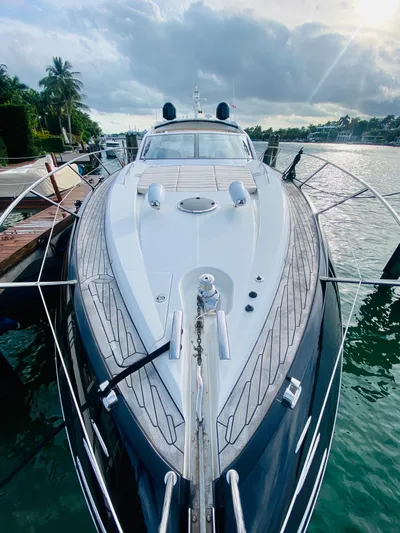 Essence Yacht Photos Pics 