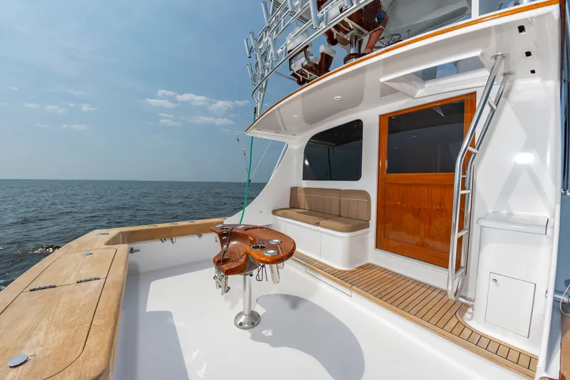 Sea Horse Yacht Photos Pics 1994 Custom Carolina 43 Blackwell Convertible yacht deck with seating and ocean view.