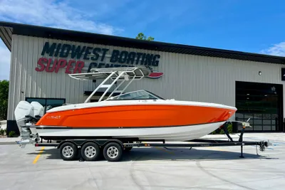 Cobalt R8 Outboard