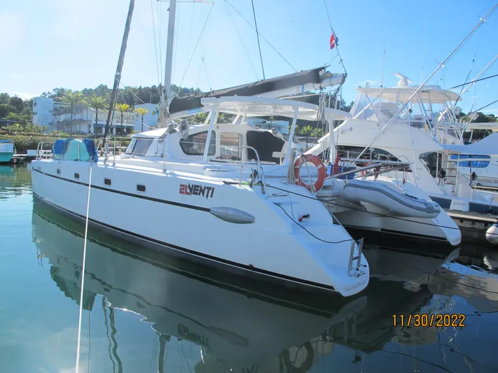 20 Venti Yacht Photos Pics Fountaine Pajot Belize 43