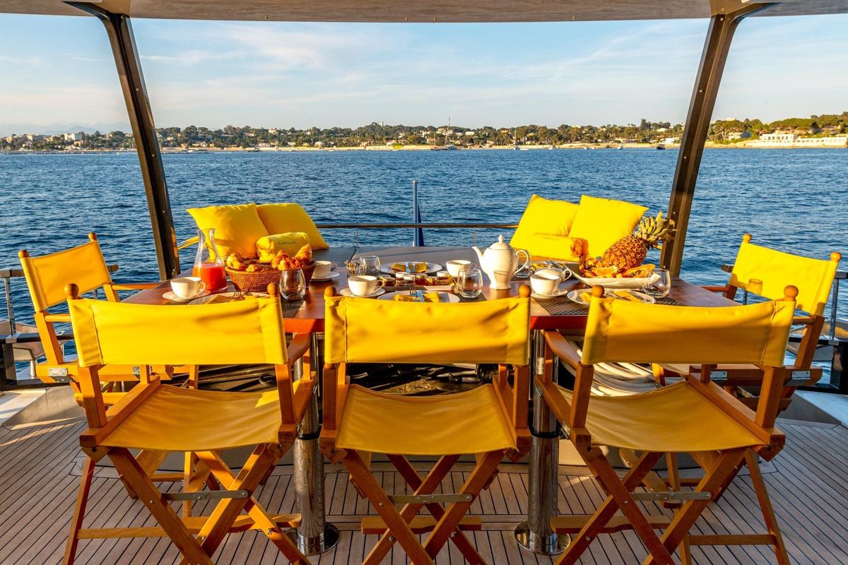 2007 Peri Yachts 93 
