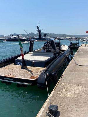 Yacht