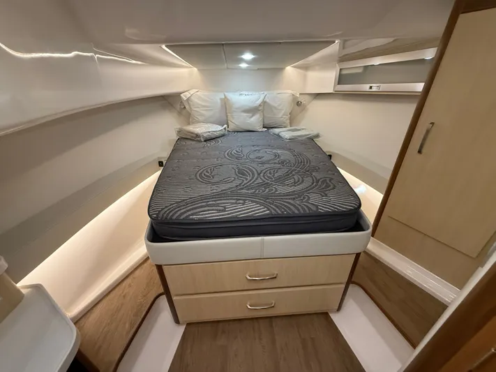  Yacht Photos Pics 2025 REGAL 36 XO - Image 20