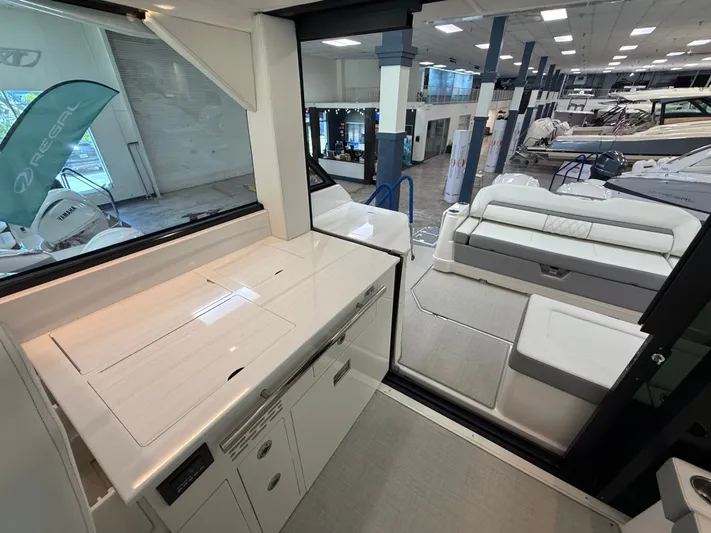 Yacht Photos Pics 2025 REGAL 36 XO - Image 8