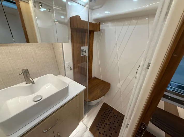  Yacht Photos Pics 2025 REGAL 36 XO - Image 13