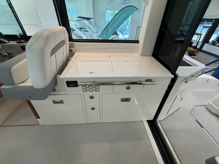  Yacht Photos Pics 2025 REGAL 36 XO - Image 11