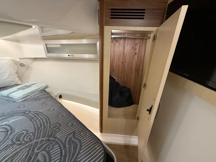  Yacht Photos Pics 2025 REGAL 36 XO - Image 19