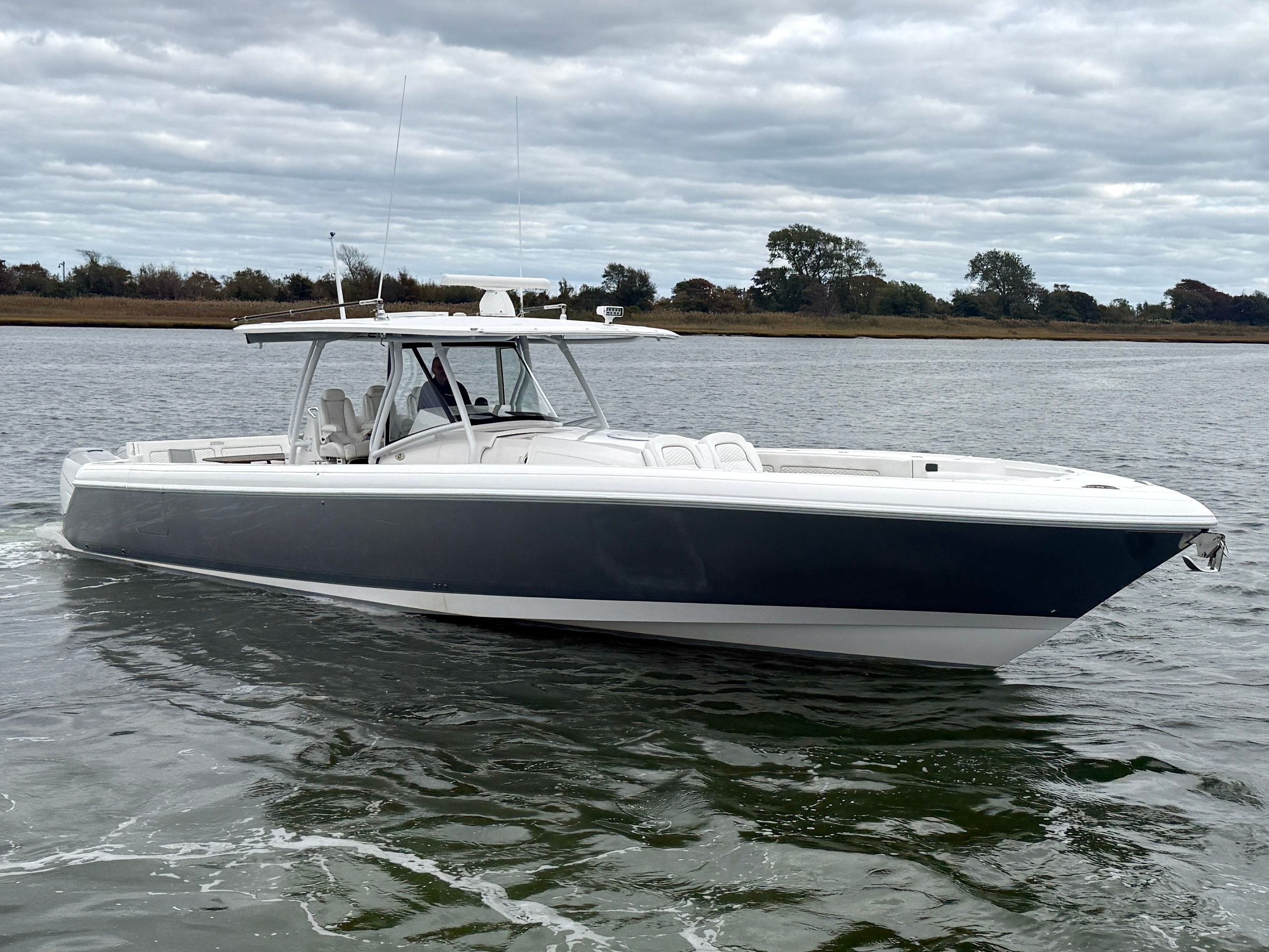 2019 Intrepid 475 Panacea