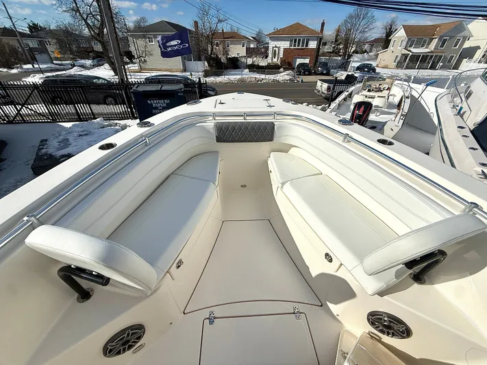 New In 2025, Clean, Loaded, Warranty Yacht Photos Pics 