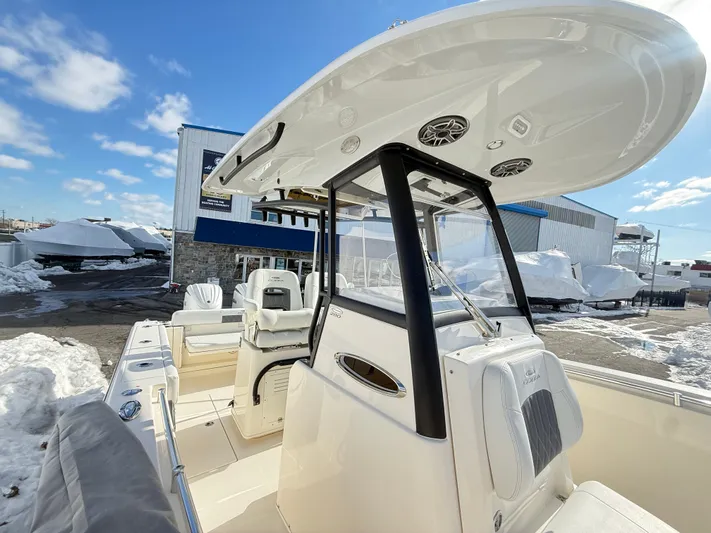 New In 2025, Clean, Loaded, Warranty Yacht Photos Pics 