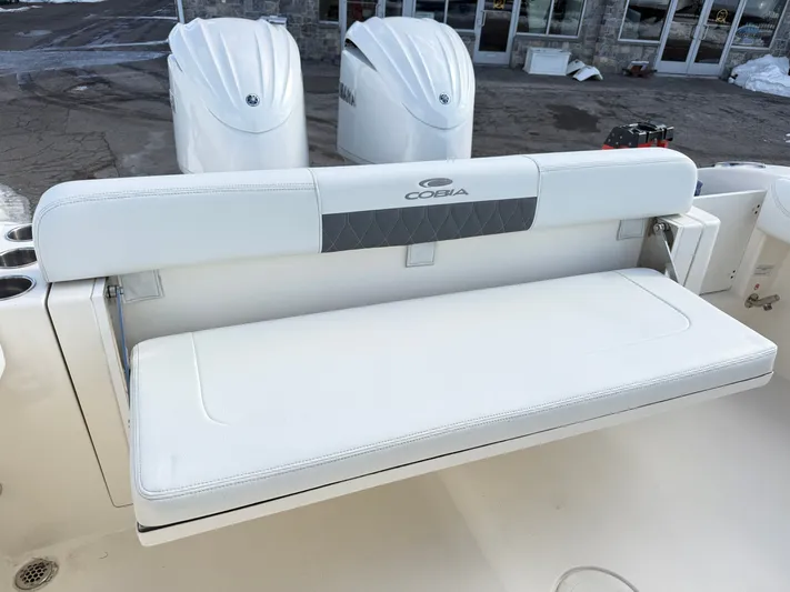 New In 2025, Clean, Loaded, Warranty Yacht Photos Pics 