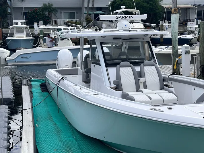  Yacht Photos Pics 2025 Everglades 395 Cc - Image 15